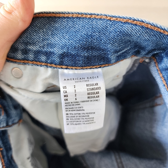American Eagle distressed mom jeans size 2 - Picture 12 of 13